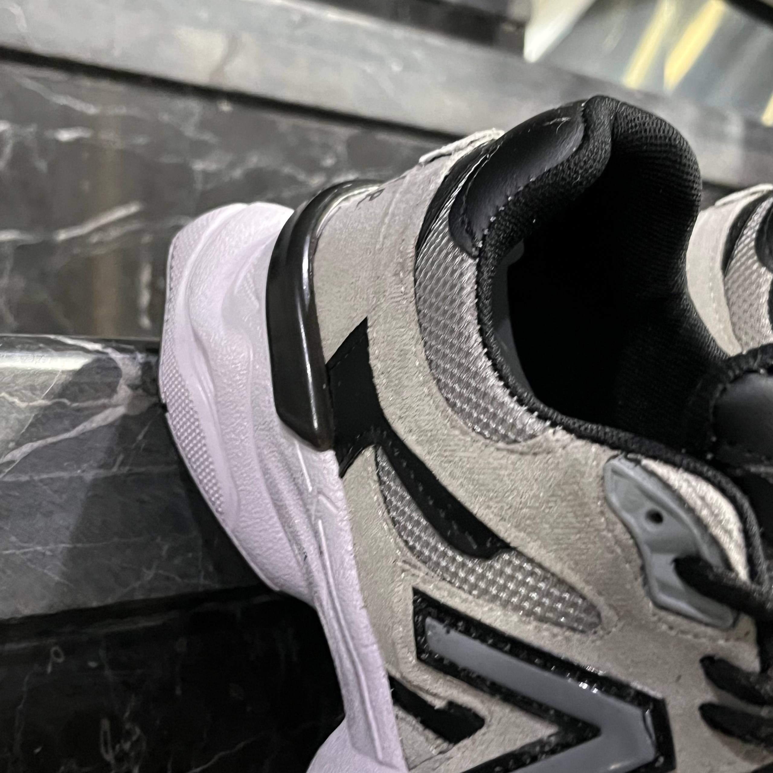 کفش کتانی مردانه نیوبالانس 9060 طوسی مشکی New Balance 9060