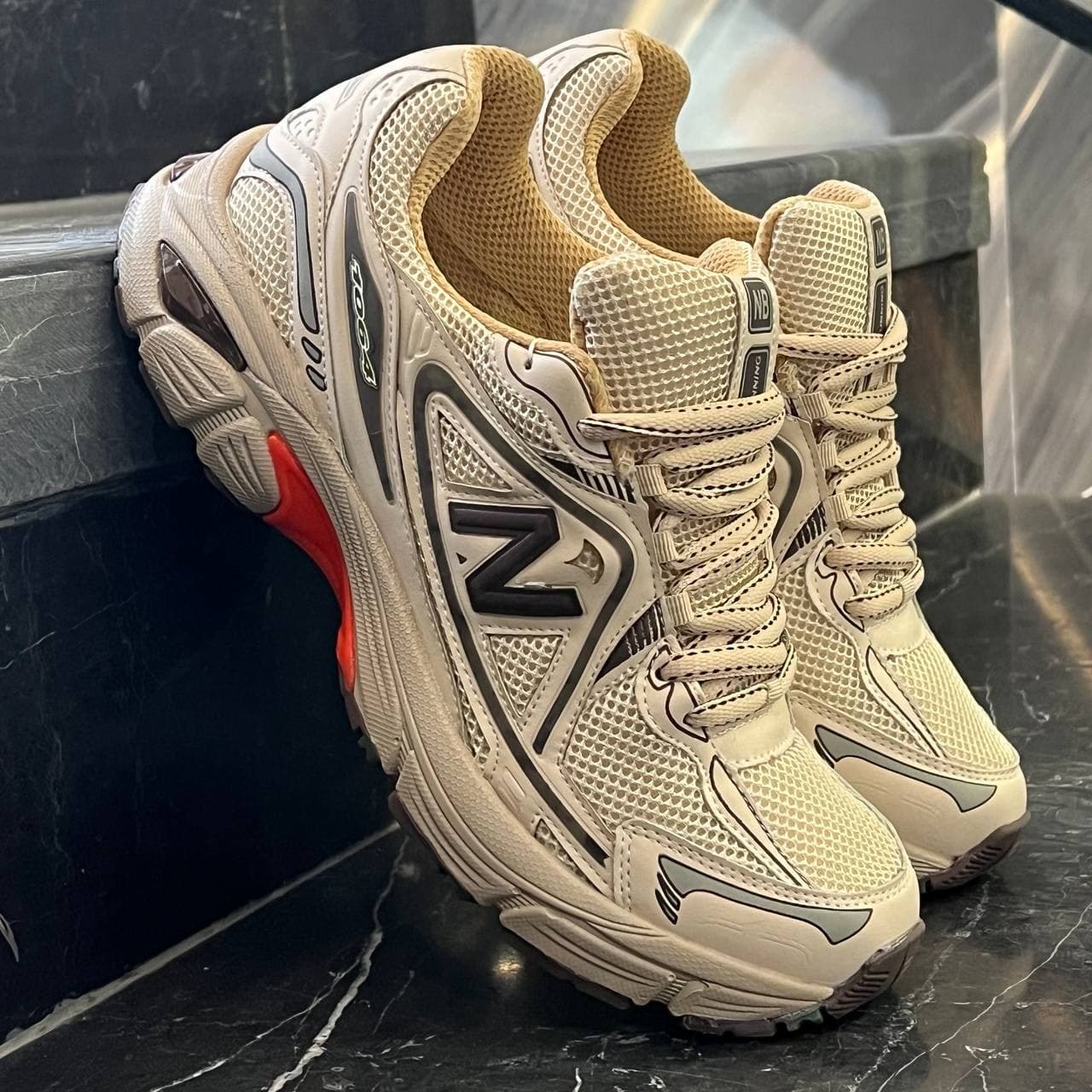 کفش کتانی مردانه نیوبالانس 1064 کرم نارنجی 1064 New Balance