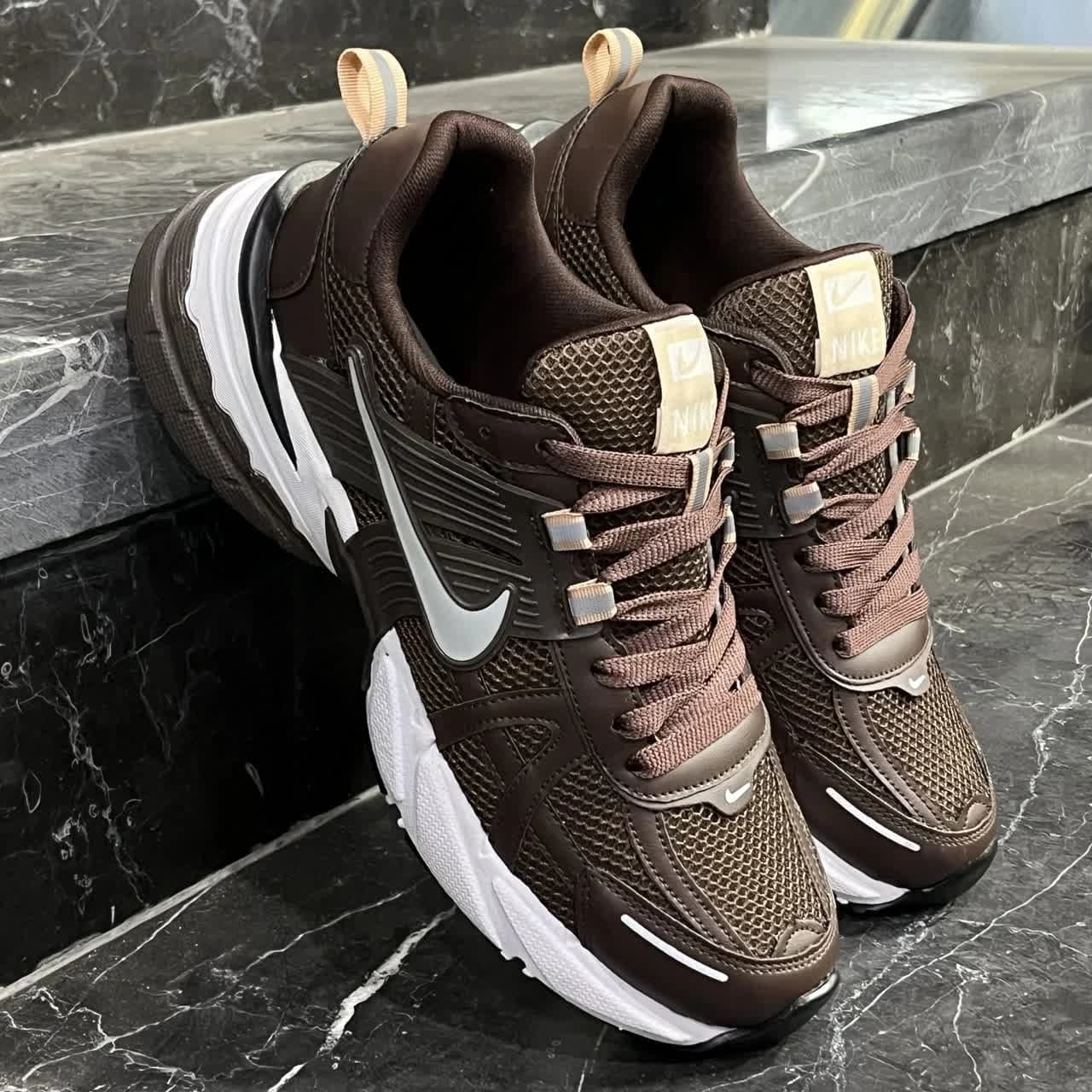 کتانی مردانه رانینگ نایک V2k قهوه ای nike V2k