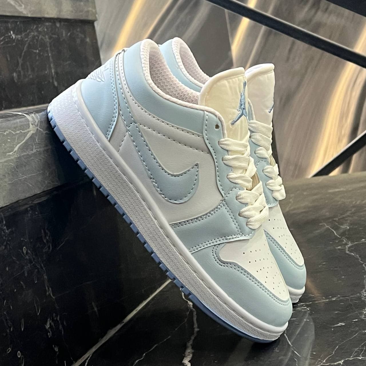 کفش کتانی زنانه نایک جردن 1 آبی یخی Nike Jordan 1