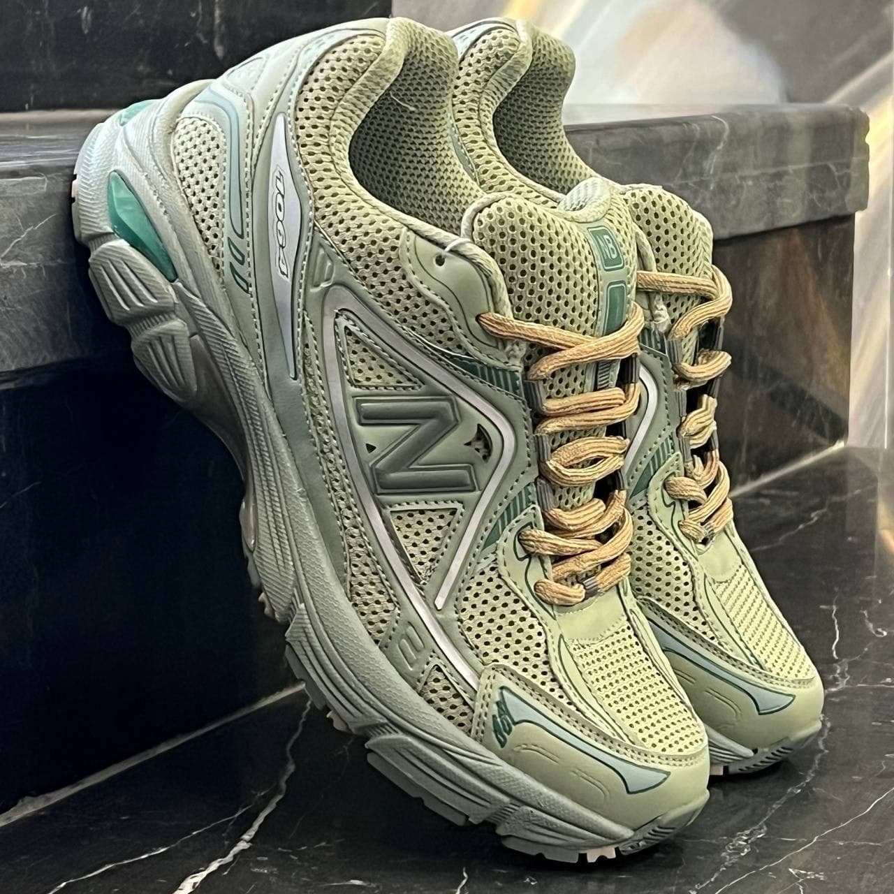 کفش کتانی مردانه نیوبالانس 1064 سبز ماچا 1064 New Balance