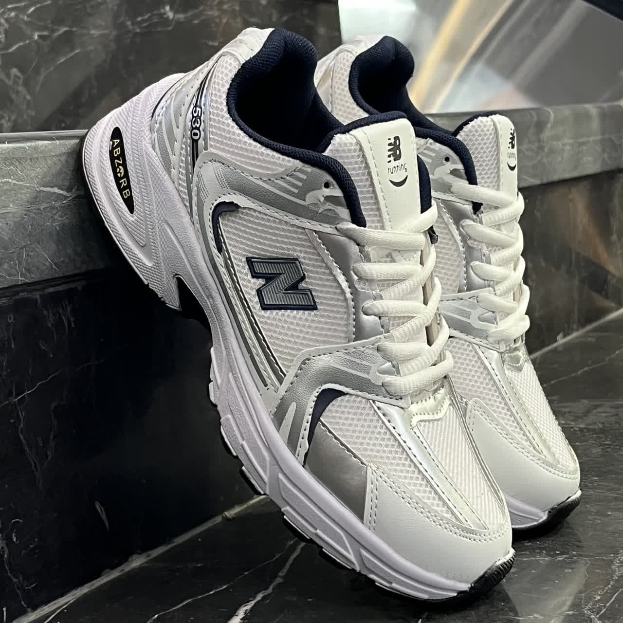 کفش کتانی مردانه و زنانه نیوبالانس 530 سفید سرمه ای NEW BALANCE 530