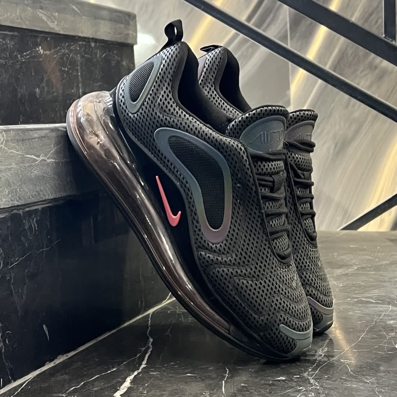 کتانی مردانه اورجینال نایک ایر مکس 720 Nike Air Max