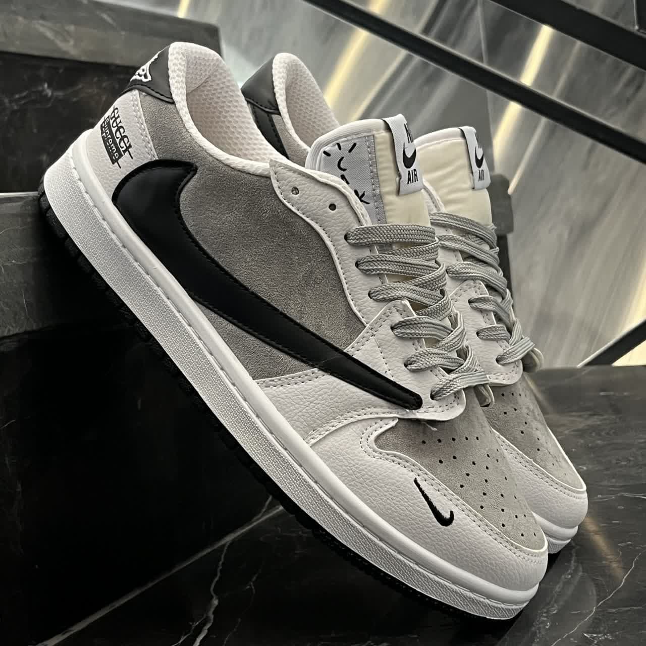 کفش کتانی مردانه نایک ترویس طوسی سفید NIKE travis scott