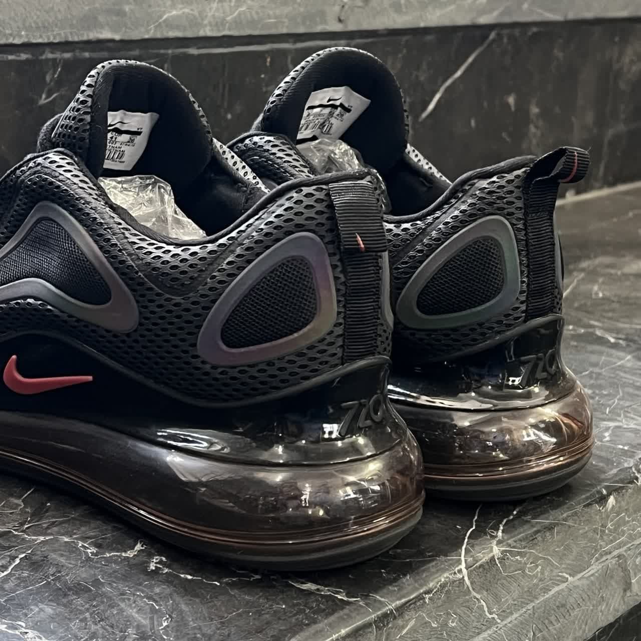 کتانی مردانه اورجینال نایک ایر مکس 720 Nike Air Max