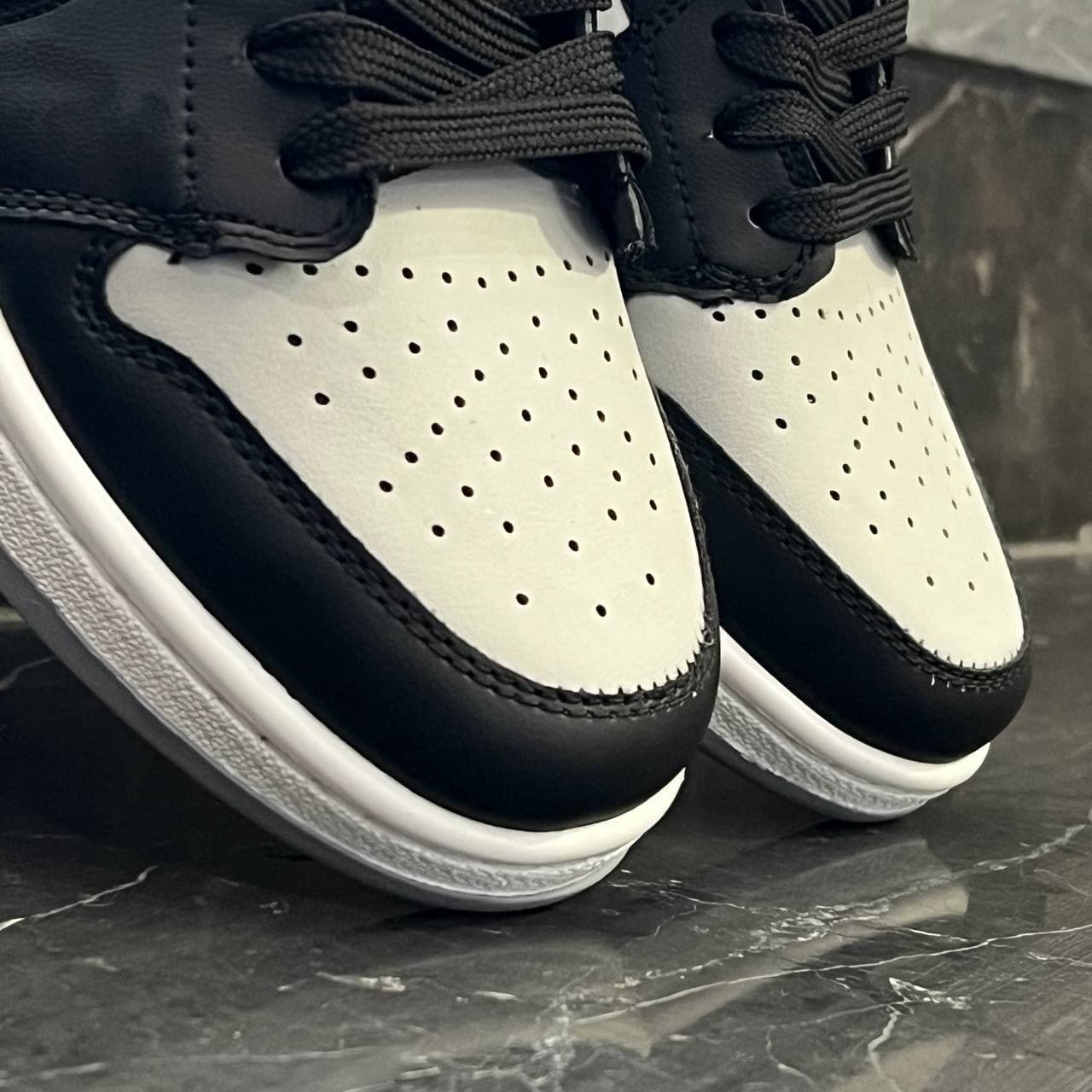 کفش کتانی مردانه نایک جردن 1 مشکی سفید طوسی Nike Jordan 1