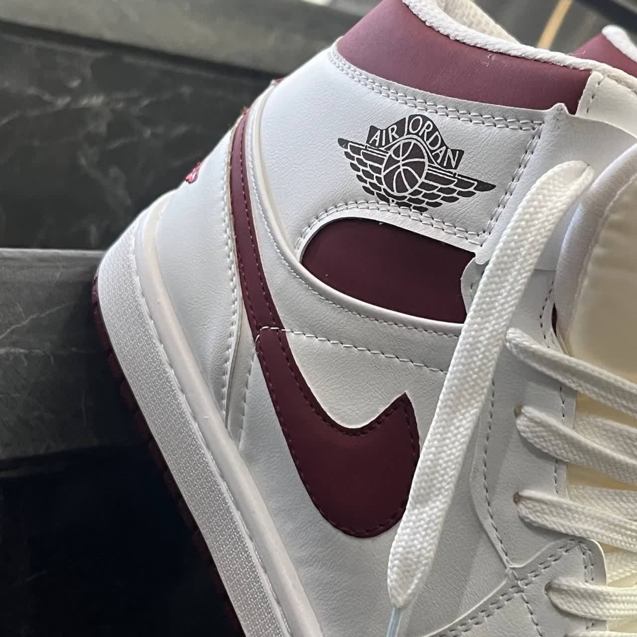 کفش کتانی مردانه جردن 1 ساقدار سفید چری Nike Jordan 1
