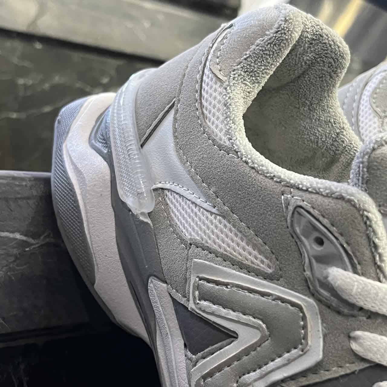 کفش کتانی مردانه نیوبالانس 9060 طوسی New Balance 9060