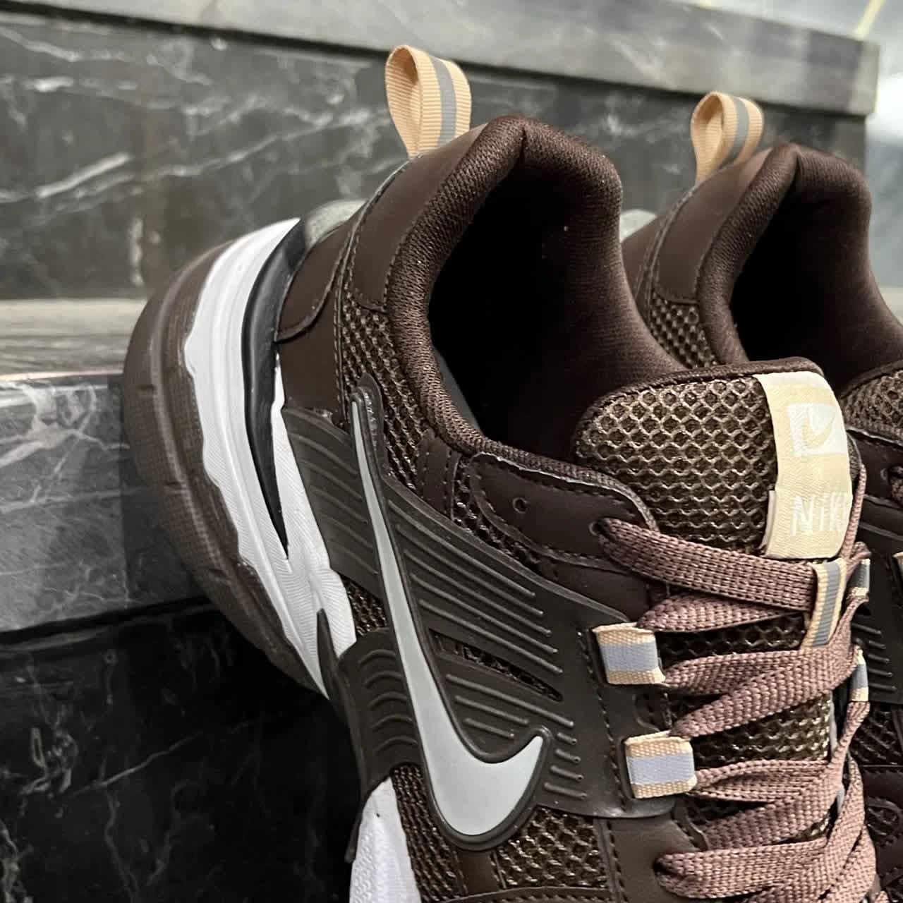 کتانی مردانه رانینگ نایک V2k قهوه ای nike V2k