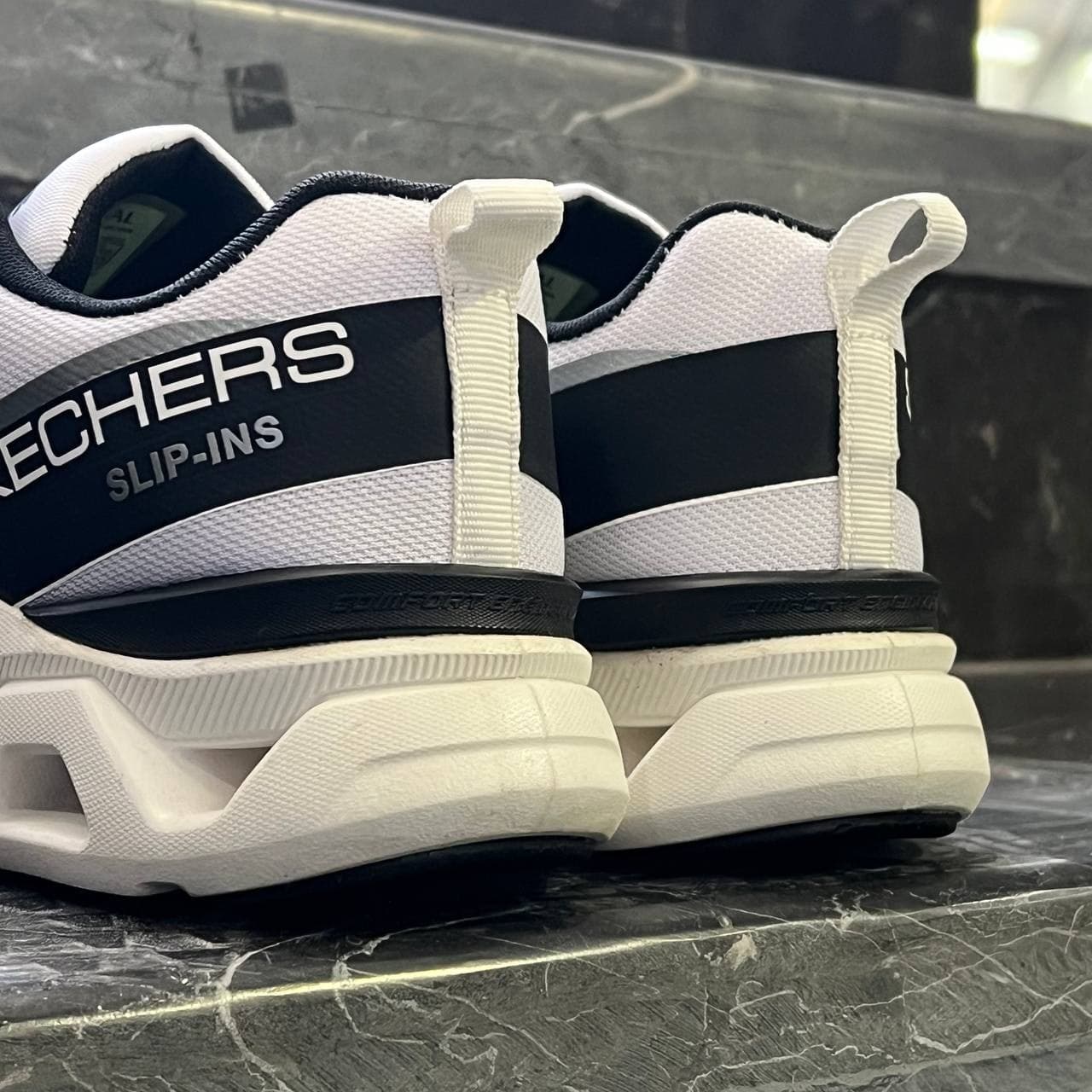 کفش کتانی مردانه اسکیچرز سفید مشکی SKECHERS