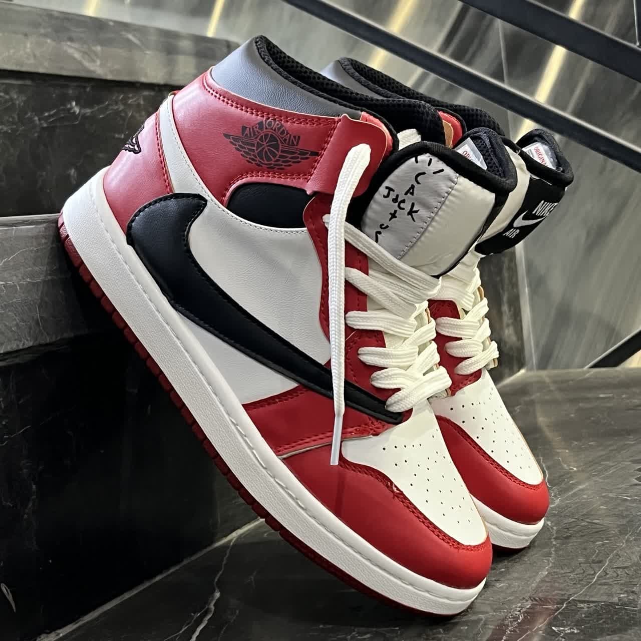 کفش کتانی مردانه نایک ترویس اسکات ساقدار قرمز NIKE travis scott