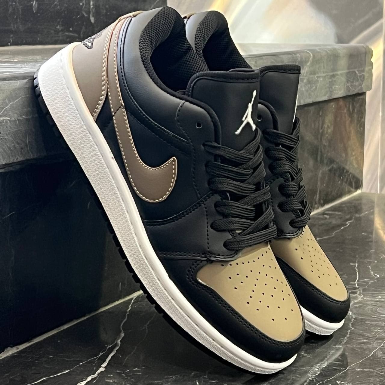 کفش کتانی مردانه نایک جردن 1 مشکی بژ Nike Jordan 1