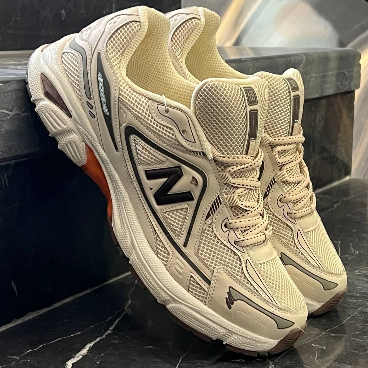کفش کتانی مردانه بزگپا نیوبالانس 1064 کرم نارنجی 1064 New Balance