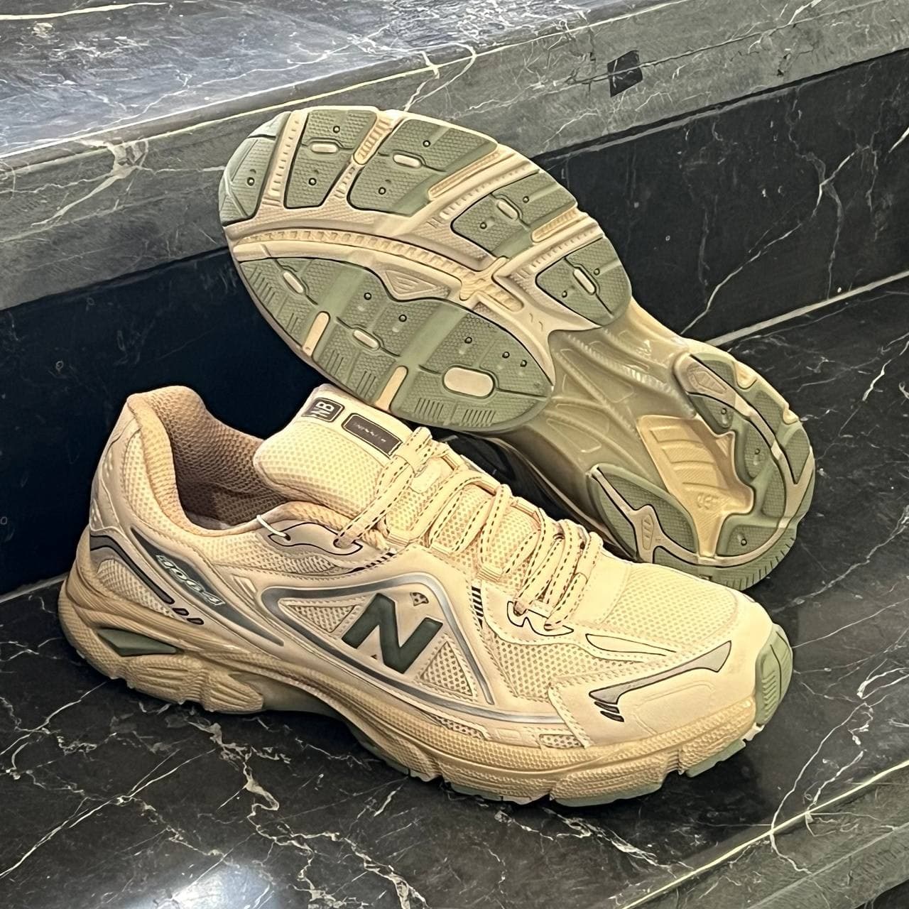 کفش کتانی مردانه بزرگپا نیوبالانس 1064 کرم ماچا 1064 New Balance