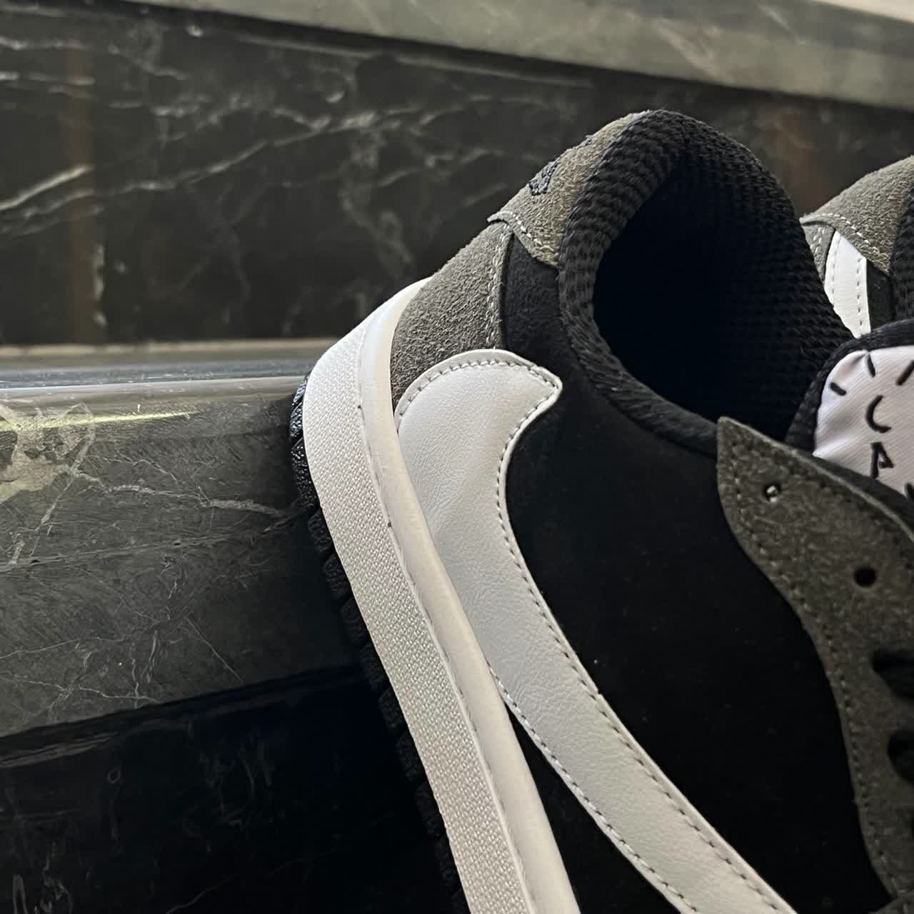 کفش کتانی مردانه نایک ترویس مشکی طوسی NIKE travis scott