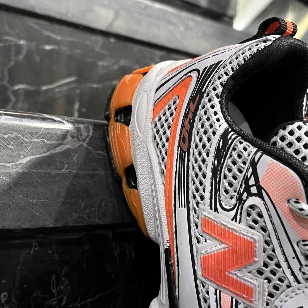 کفش کتانی مردانه نیوبالانس رانینگ سفید نارنجی  New Balance
