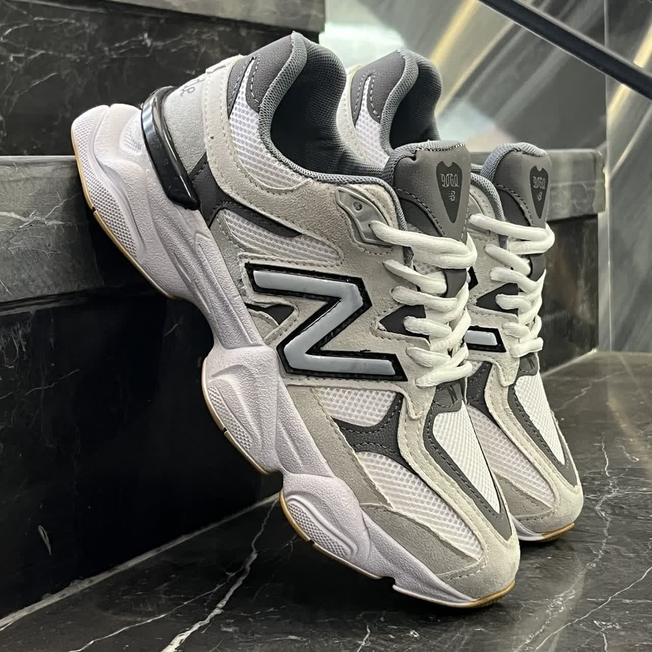 کفش کتانی مردانه نیوبالانس 9060 سفید طوسی New Balance 9060