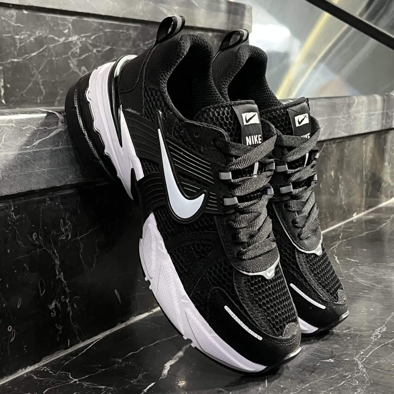 کتانی زنانه رانینگ نایک V2K مشکی NIKE V2K