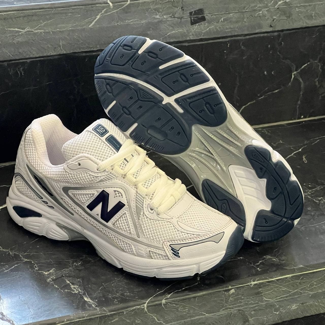 کفش کتانی مردانه نیوبالانس 1064 سفید سرمه ای 1064 New Balance