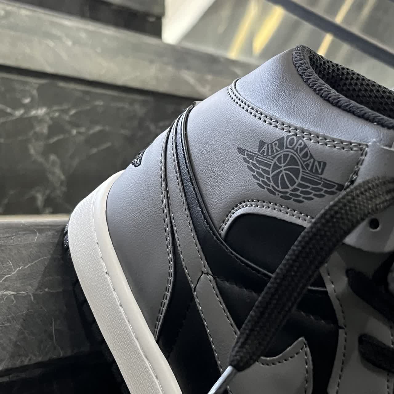 کفش کتانی مردانه نایک جردن 1 ساقدار طوسی مشکی Nike Jordan 1