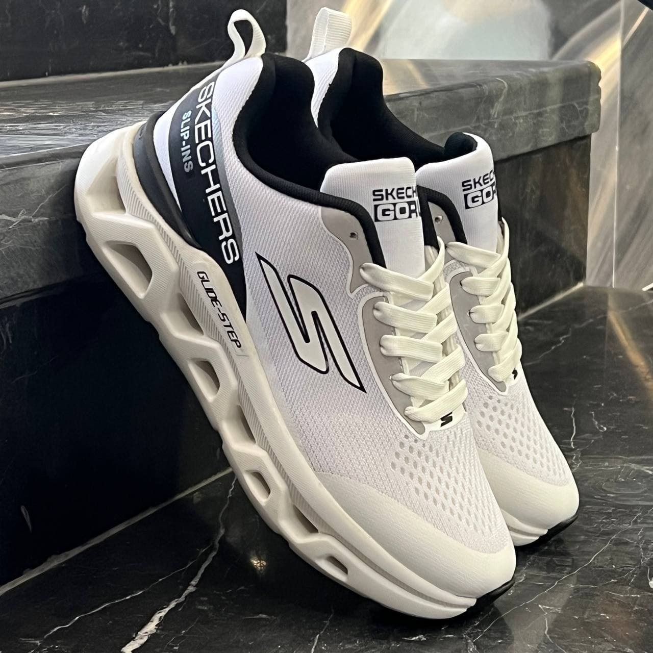 کفش کتانی مردانه اسکیچرز سفید مشکی SKECHERS