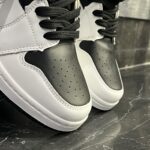 کفش کتانی مردانه نایک جردن 1 ساقدار سفید مشکی Nike Jordan 1 - تصویر 3