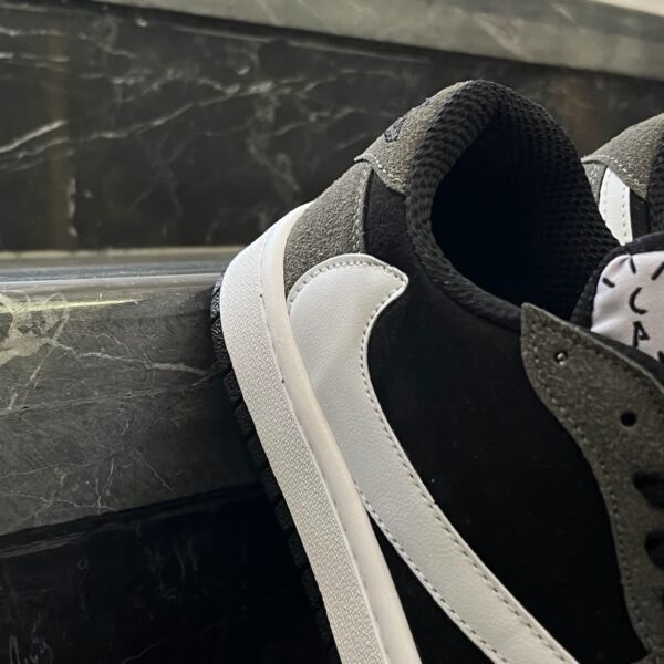 کفش کتانی مردانه نایک ترویس مشکی طوسی NIKE travis scott - تصویر 2