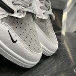 کفش کتانی مردانه نایک ترویس طوسی سفید NIKE travis scott - تصویر 2