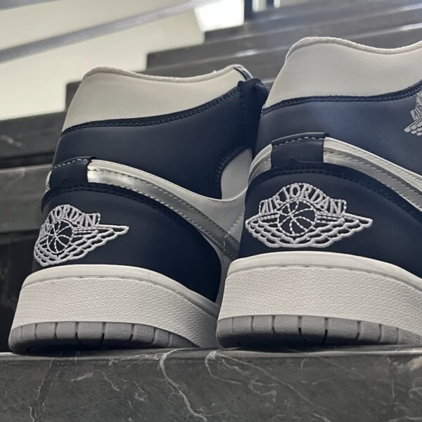 کفش کتانی مردانه نایک جردن 1 ساقدار سفید سرمه ای Nike Jordan 1 - تصویر 4