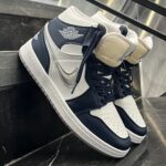 کفش کتانی مردانه نایک جردن 1 ساقدار سفید سرمه ای Nike Jordan 1