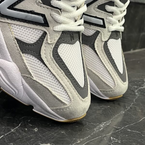 کفش کتانی مردانه نیوبالانس 9060 سفید طوسی New Balance 9060 - تصویر 3