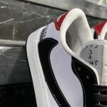 کفش کتانی مردانه نایک ترویس مشکی سفید قرمز NIKE travis scott - تصویر 2