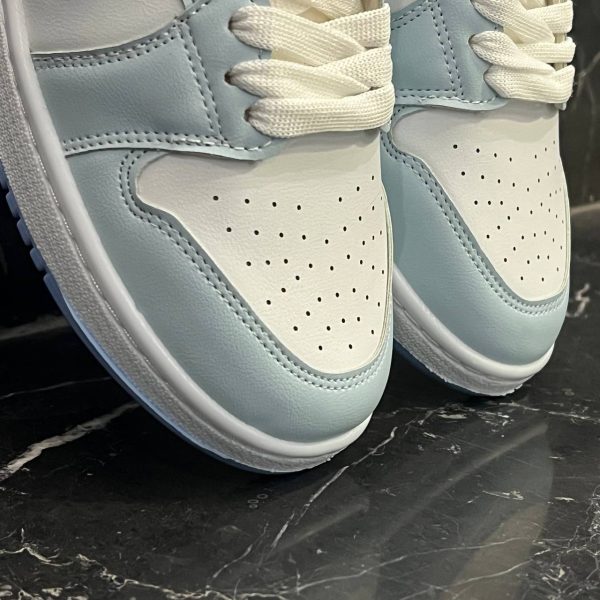 کفش کتانی زنانه نایک جردن 1 آبی یخی Nike Jordan 1 - تصویر 4