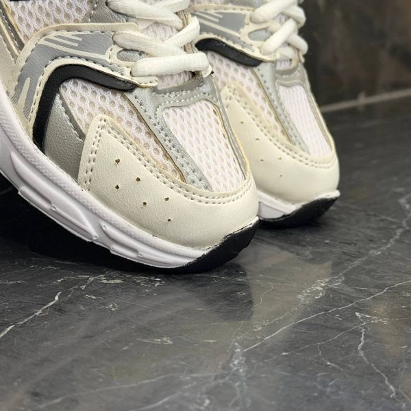 کفش کتانی نیوبالانس 530 سفید مشکی بچگانه NEW BALANCE 530 - تصویر 3