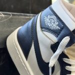 کفش کتانی بچگانه نایک جردن 1 ساقدار سفید سرمه ای Nike Jordan 1 - تصویر 3