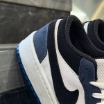 کفش کتانی زنانه نایک جردن 1 سفید سرمه ای Nike Jordan 1 - تصویر 3