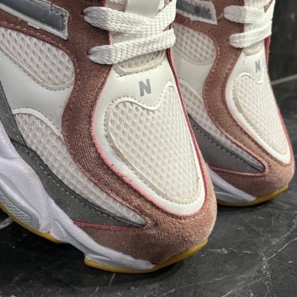 کفش کتانی مردانه نیوبالانس 9060 طوسی کالباسی New Balance 9060 - تصویر 3