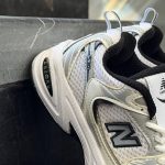 کفش کتانی نیوبالانس 530 سفید مشکی بچگانه NEW BALANCE 530 - تصویر 2