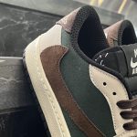 کفش کتانی مردانه نایک ترویس یشمی قهوه‌ای NIKE travis scott - تصویر 3