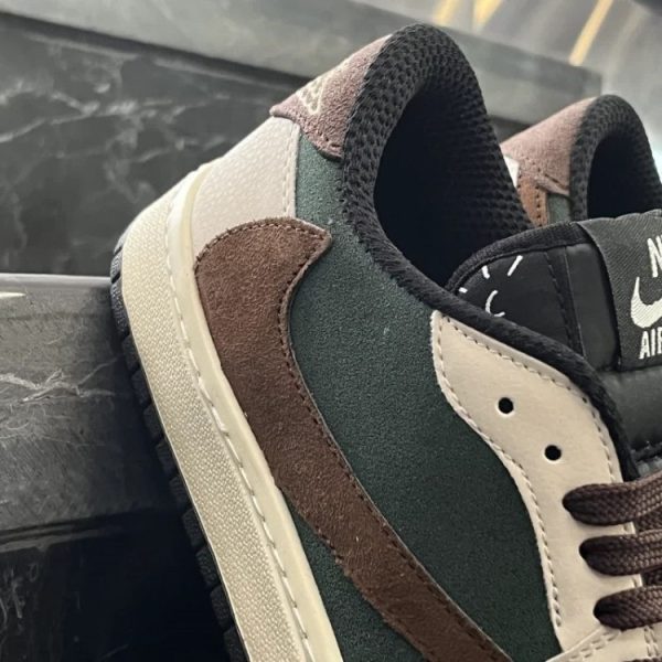 کفش کتانی مردانه نایک ترویس یشمی قهوه‌ای NIKE travis scott - تصویر 3