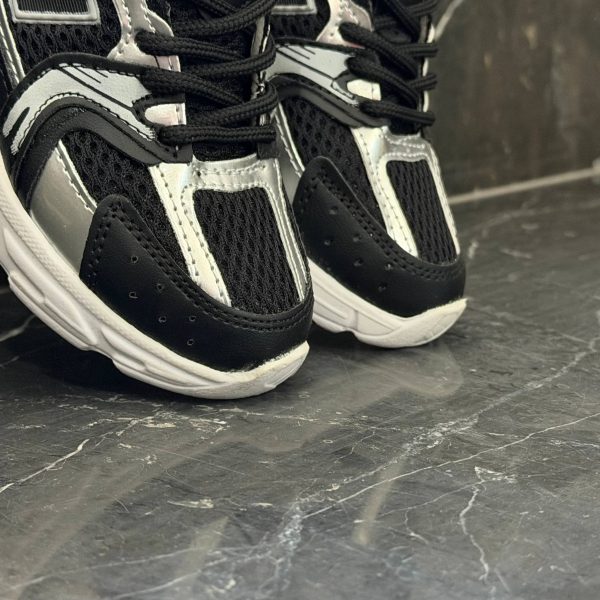 کفش کتانی نیوبالانس 530 بچگانه مشکی زیره سفید NEW BALANCE 530 - تصویر 3