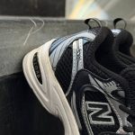 کفش کتانی نیوبالانس 530 بچگانه مشکی زیره سفید NEW BALANCE 530 - تصویر 2