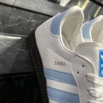 کفش کتانی ونس سامبا زنانه سفید آبی Adidas Samba - تصویر 2